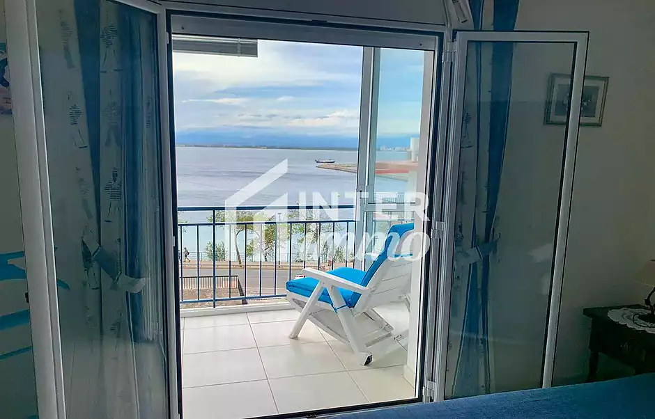 Incredible penthouse with sea view right in front of Segond Moll beach in Roses - photo 23 of 43