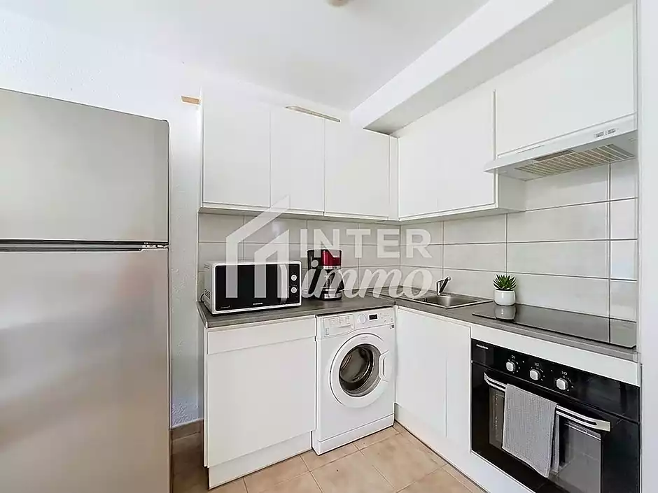 Renovated apartment with pool and parking in Santa Margarita – Roses - photo 16 of 23
