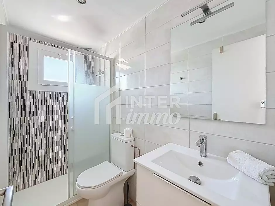 Renovated apartment with pool and parking in Santa Margarita – Roses - photo 19 of 23