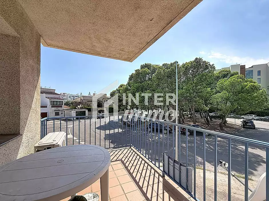 Renovated apartment with pool and parking in Santa Margarita – Roses - photo 20 of 23