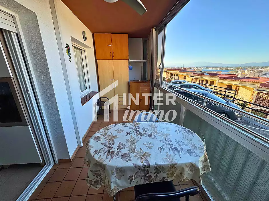 Charmant appartement 1 chambre avec vues panoramiques sur la baie de Roses - photo 2 sur 18