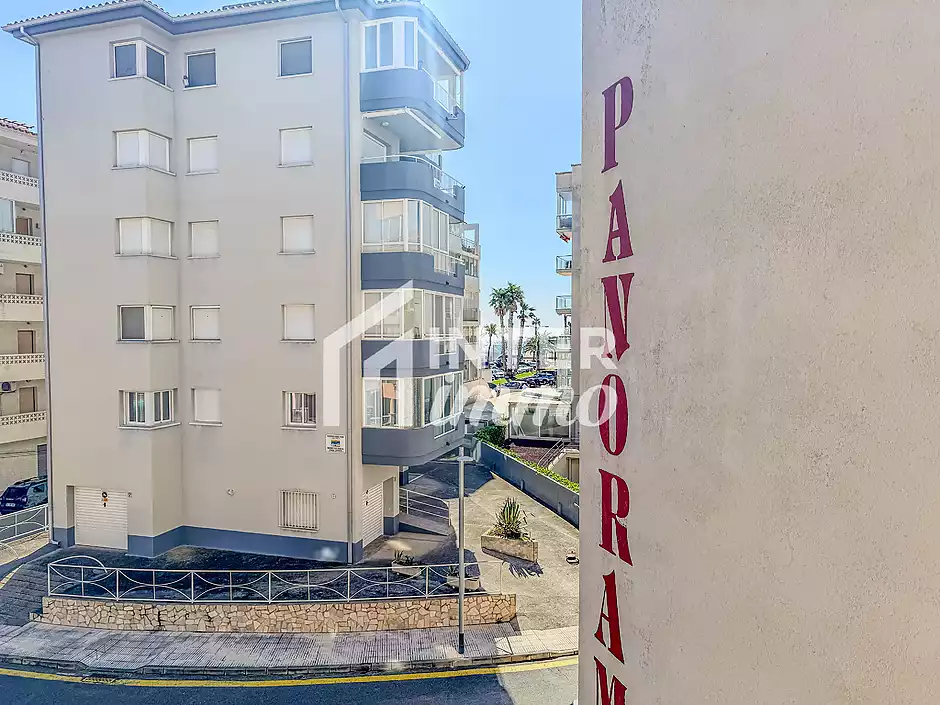 Acogedor apartamento de 2 habitaciones con terraza &mdash; Roses (Santa Margarita) - foto 4 de 21