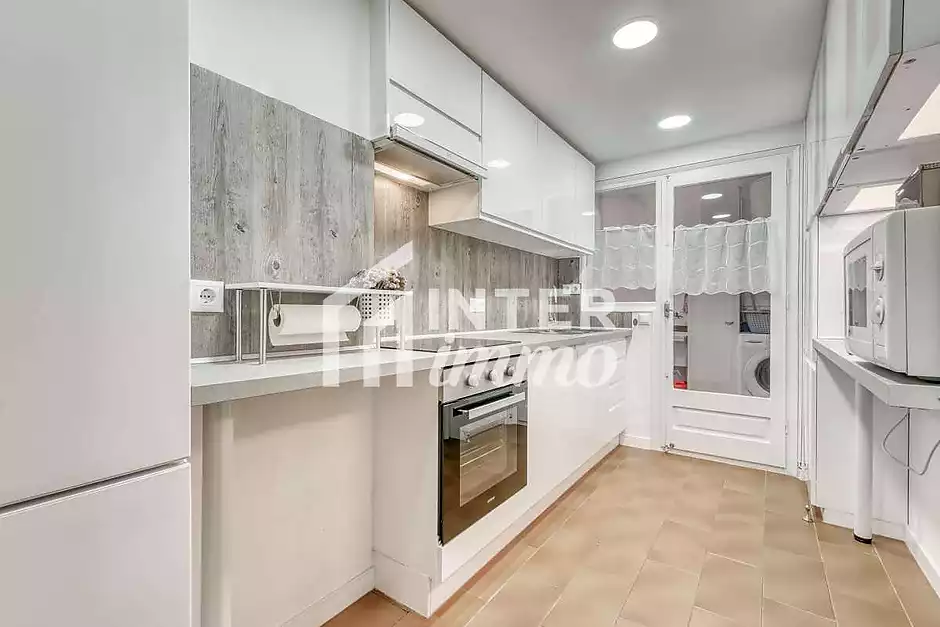 Charming apartment in the center of Roses, 200 m from the beach - photo 14 of 22