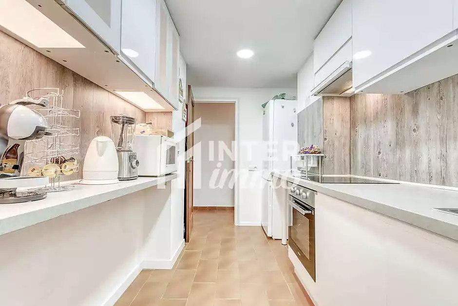 Charming apartment in the center of Roses, 200 m from the beach - photo 15 of 22