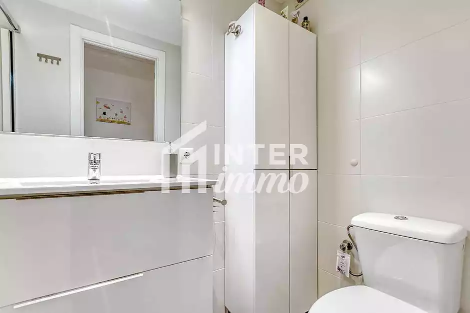 Charming apartment in the center of Roses, 200 m from the beach - photo 17 of 22