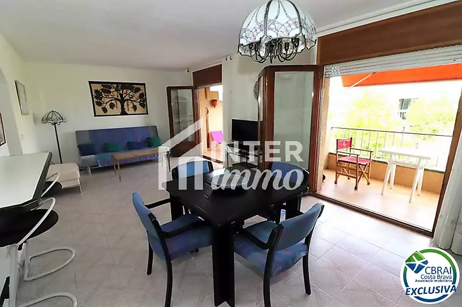 Preci&oacute;s i ampli apartament de dos dormitoris a prop de la platja - foto 3 de 19