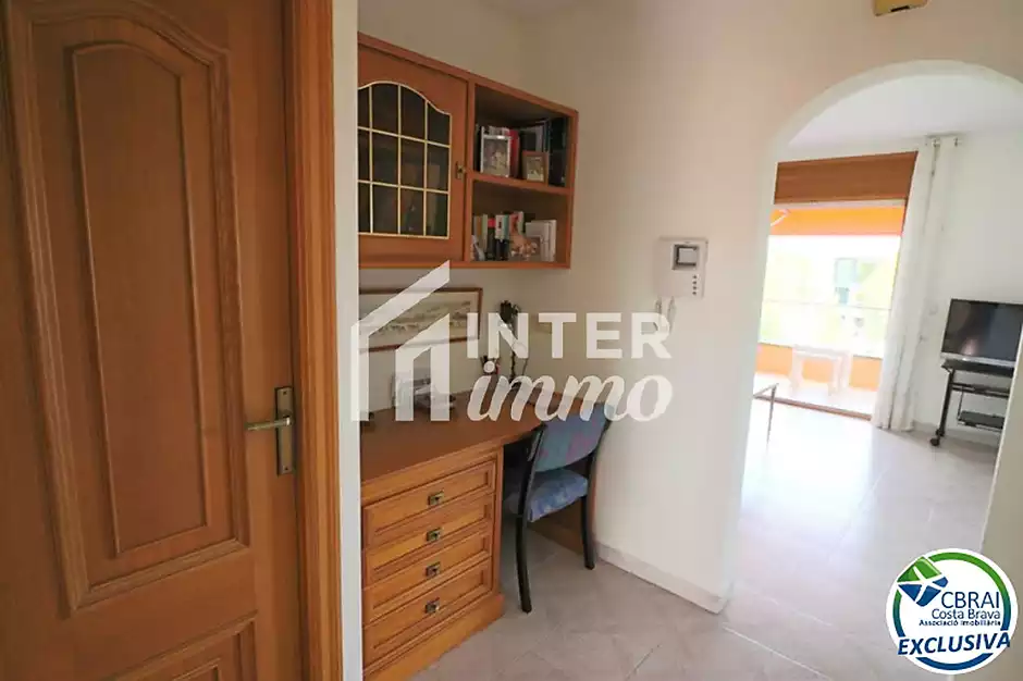 Preci&oacute;s i ampli apartament de dos dormitoris a prop de la platja - foto 9 de 19