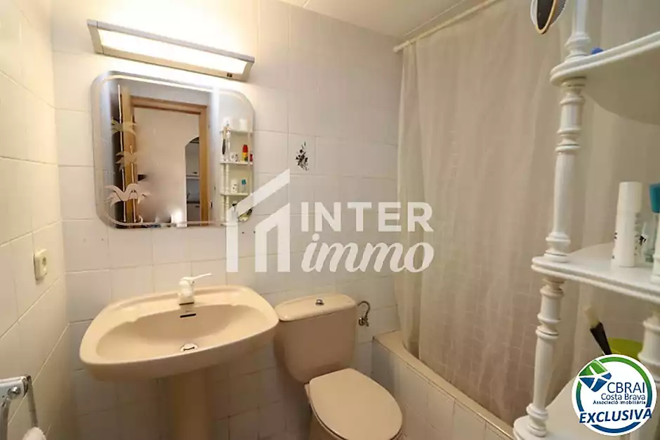 Preci&oacute;s i ampli apartament de dos dormitoris a prop de la platja - foto 11 de 19