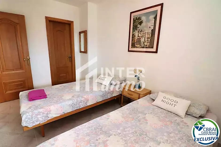 Preci&oacute;s i ampli apartament de dos dormitoris a prop de la platja - foto 12 de 19