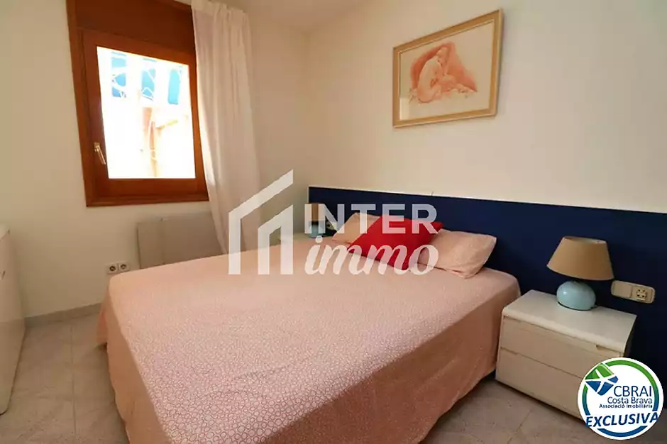 Preci&oacute;s i ampli apartament de dos dormitoris a prop de la platja - foto 18 de 19
