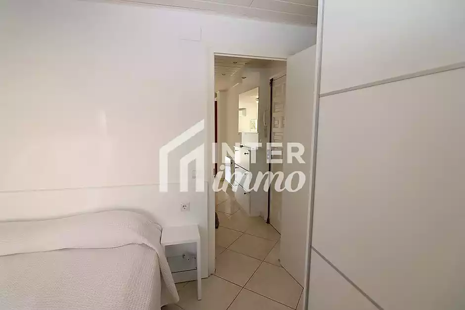 Encantador apartamento en venta en Empuriabrava con vistas al canal - foto 5 de 18