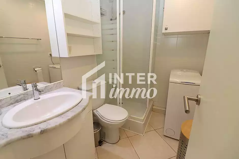 Encantador apartamento en venta en Empuriabrava con vistas al canal - foto 7 de 18