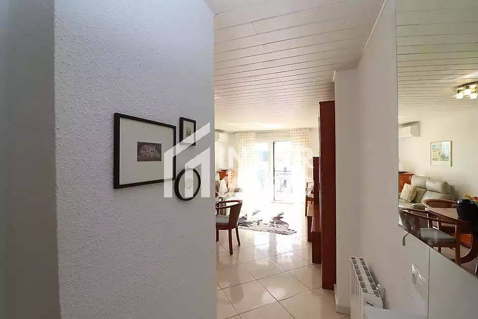 Encantador apartamento en venta en Empuriabrava con vistas al canal - foto 9 de 18