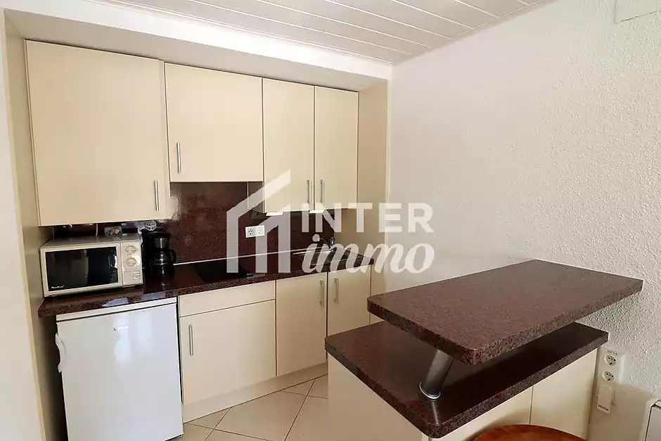 Encantador apartamento en venta en Empuriabrava con vistas al canal - foto 10 de 18