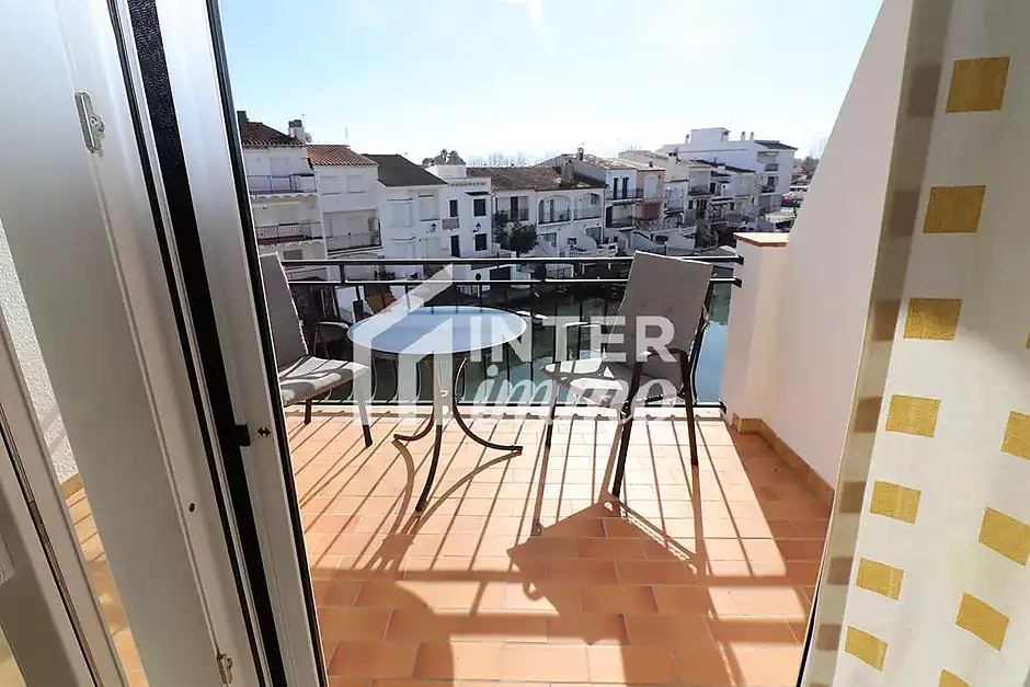 Encantador apartamento en venta en Empuriabrava con vistas al canal - foto 18 de 18