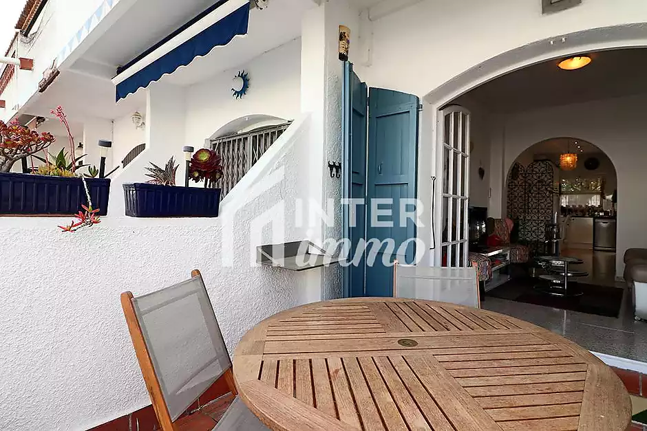 Townhouse with a private 10m x 3m mooring in Porto Fino, Empuriabrava - photo 4 of 17