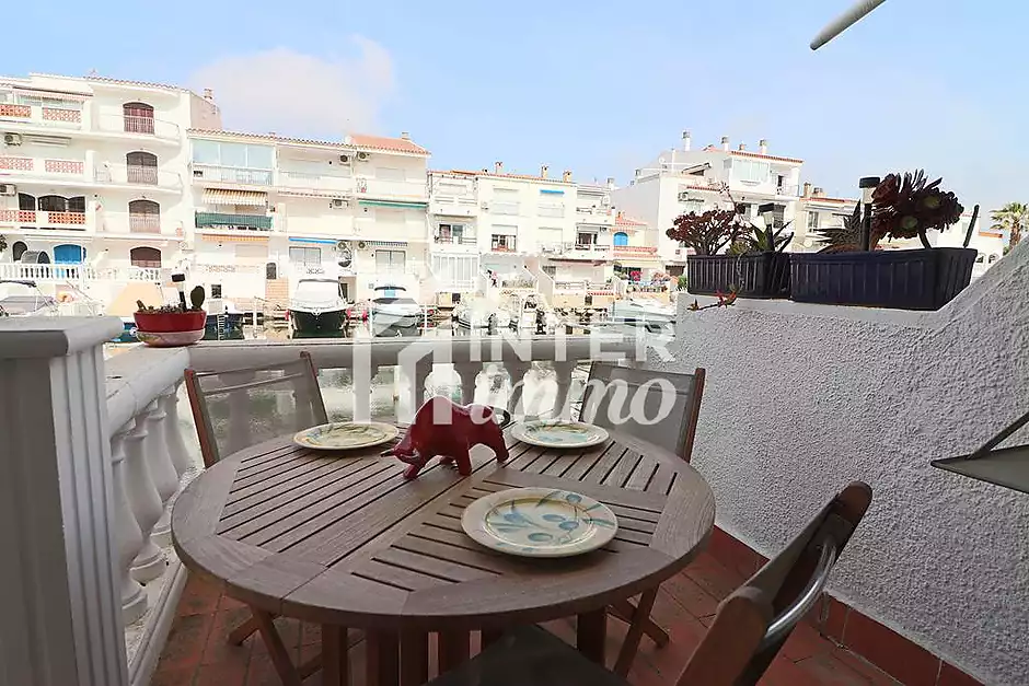 Townhouse with a private 10m x 3m mooring in Porto Fino, Empuriabrava - photo 14 of 17