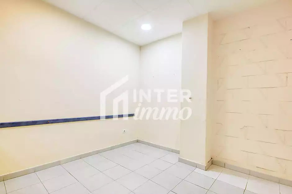 Business opportunity in the heart of Roses with fitted-out rooms - photo 9 of 27