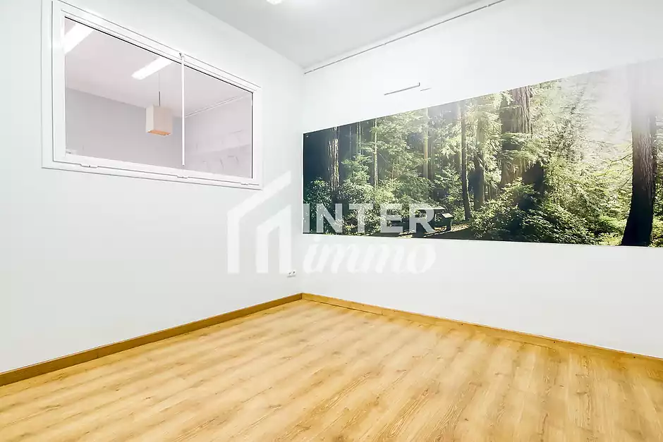 Business opportunity in the heart of Roses with fitted-out rooms - photo 13 of 27