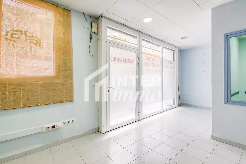 Business opportunity in the heart of Roses with fitted-out rooms - photo 22 of 27