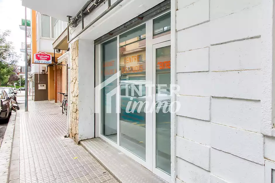 Business opportunity in the heart of Roses with fitted-out rooms - photo 26 of 27