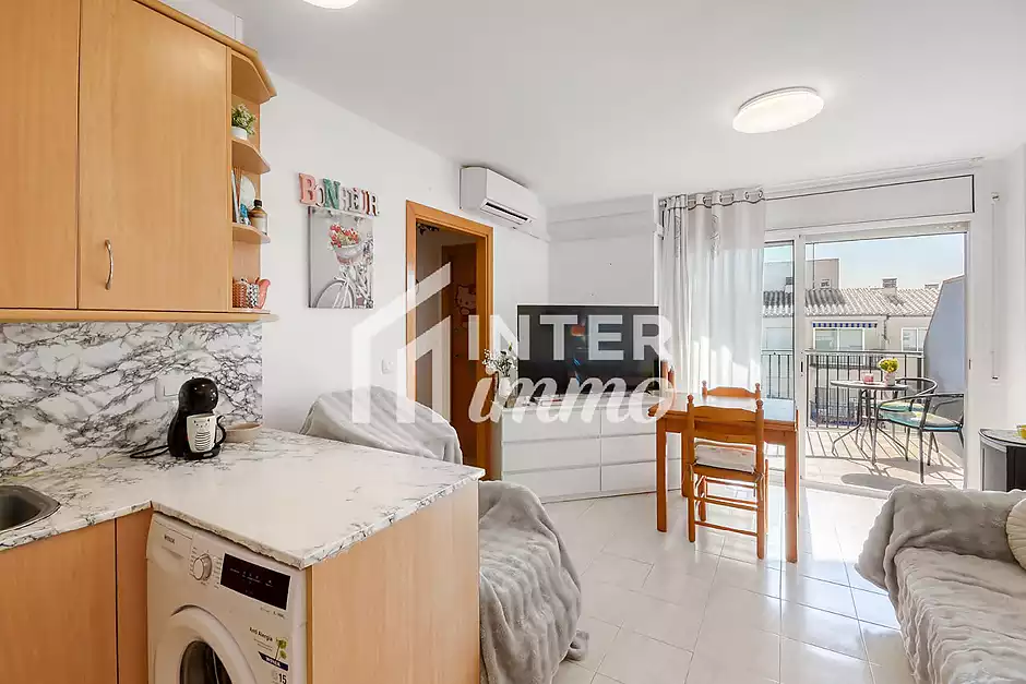 Bonic apartament a només 100 metres del mar a la zona de Salata - foto 5 de 25