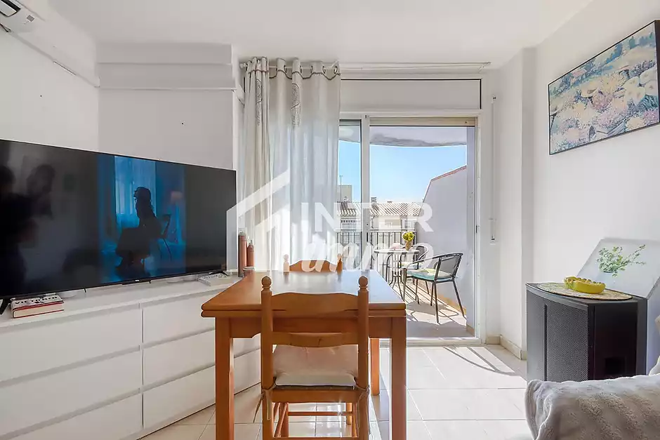 Bonic apartament a només 100 metres del mar a la zona de Salata - foto 9 de 25