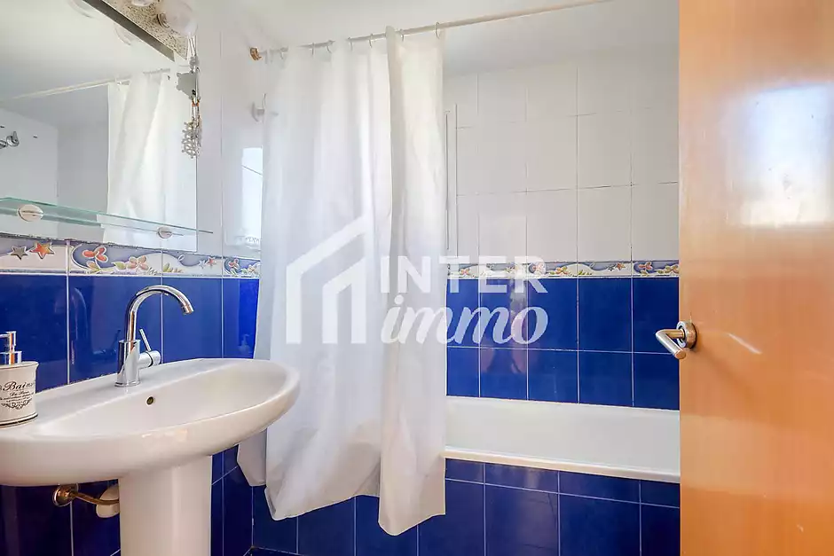 Bonic apartament a només 100 metres del mar a la zona de Salata - foto 16 de 25