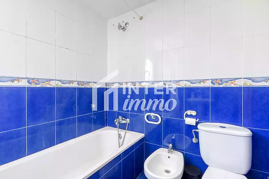Bonic apartament a només 100 metres del mar a la zona de Salata - foto 17 de 25