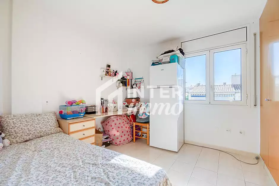 Bonic apartament a només 100 metres del mar a la zona de Salata - foto 18 de 25