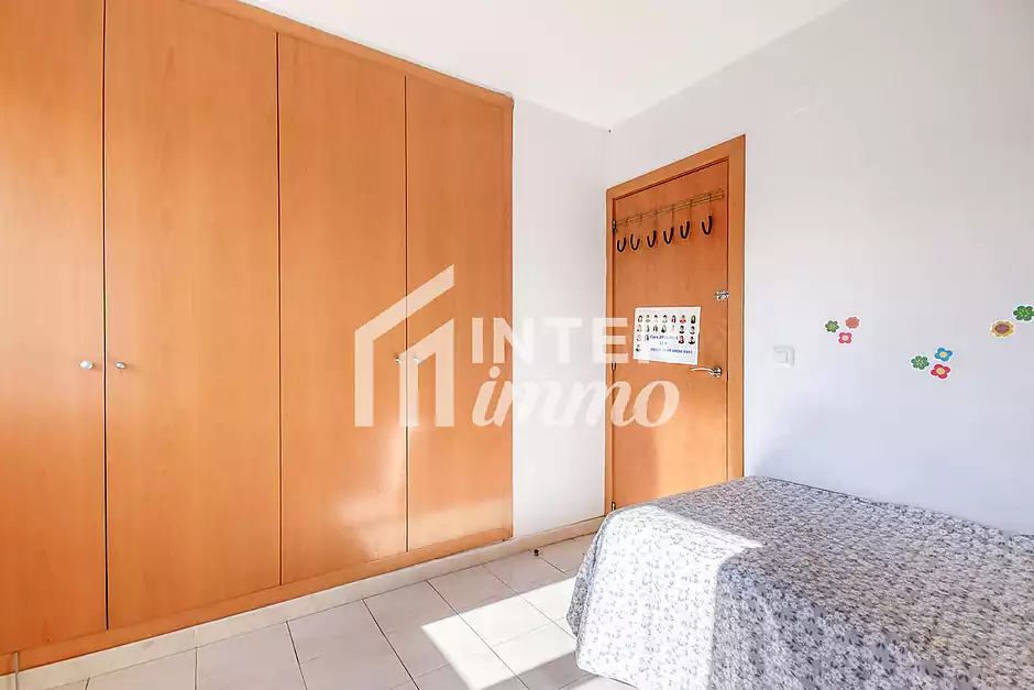 Bonic apartament a només 100 metres del mar a la zona de Salata - foto 19 de 25