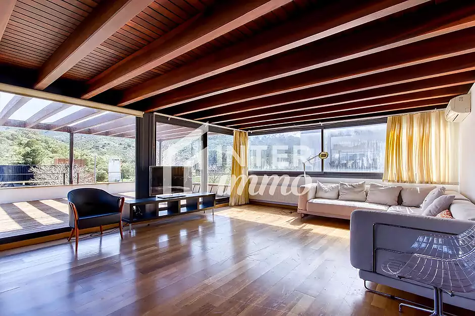 Exclusive detached house with lift, garden and multiple independent spaces in Llançà - photo 18 of 35