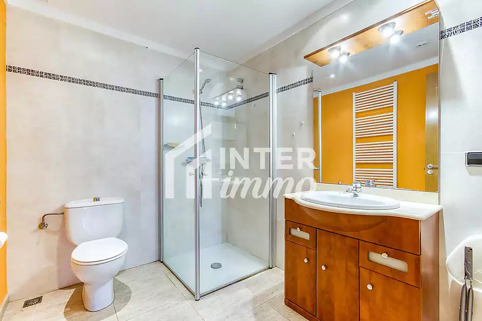 Exclusive detached house with lift, garden and multiple independent spaces in Llançà - photo 21 of 35