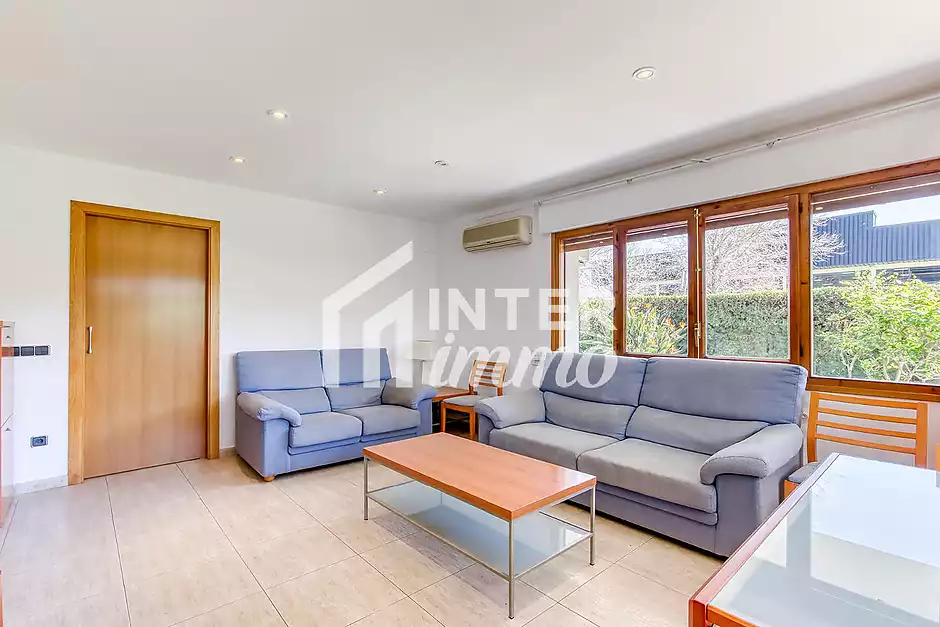 Exclusive detached house with lift, garden and multiple independent spaces in Llançà - photo 23 of 35