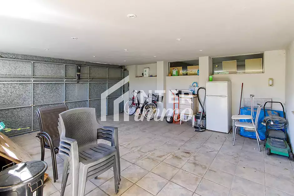 Exclusive detached house with lift, garden and multiple independent spaces in Llançà - photo 29 of 35