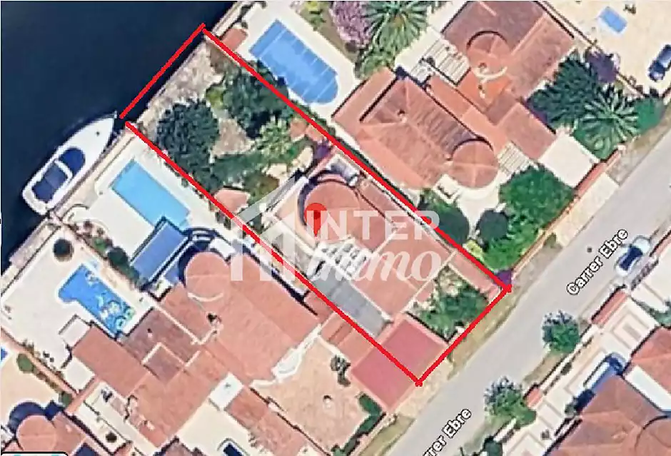 Vil·la amb caràcter, parcel·la de 500 m² i amarratge privat a Empuriabrava - foto 33 de 33