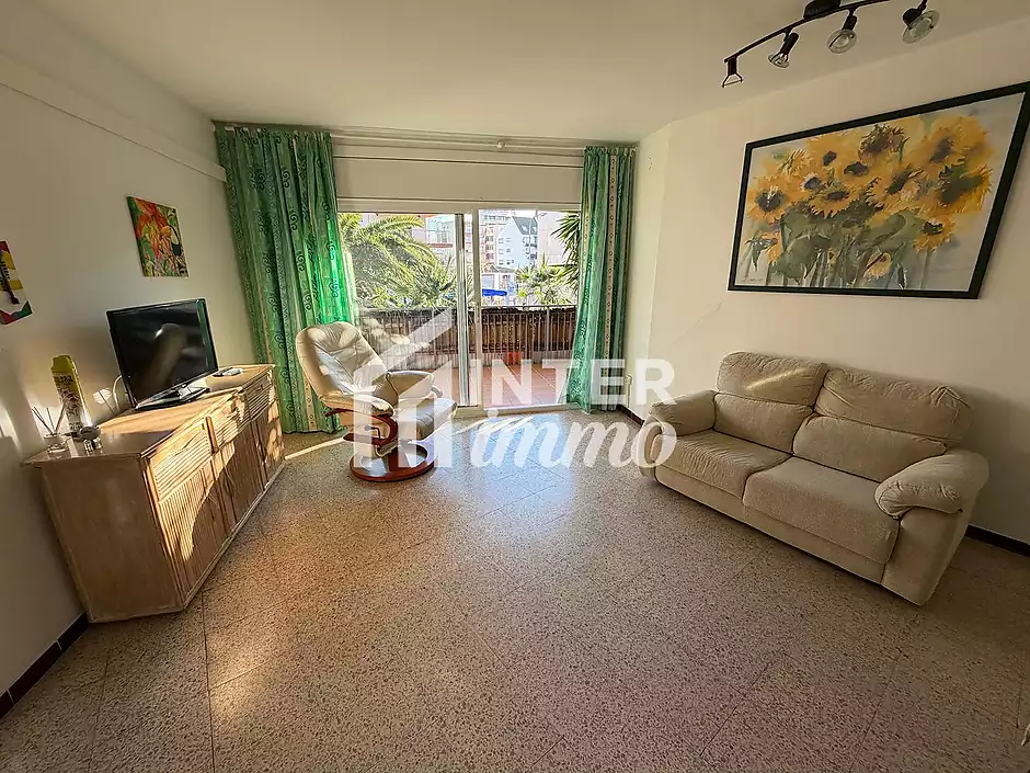 Amplio y luminoso apartamento situado a pocos pasos de la playa, ideal para disfrutar del mar y de t - foto 2 de 40