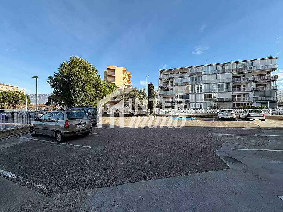 Amplio y luminoso apartamento situado a pocos pasos de la playa, ideal para disfrutar del mar y de t - foto 4 de 40