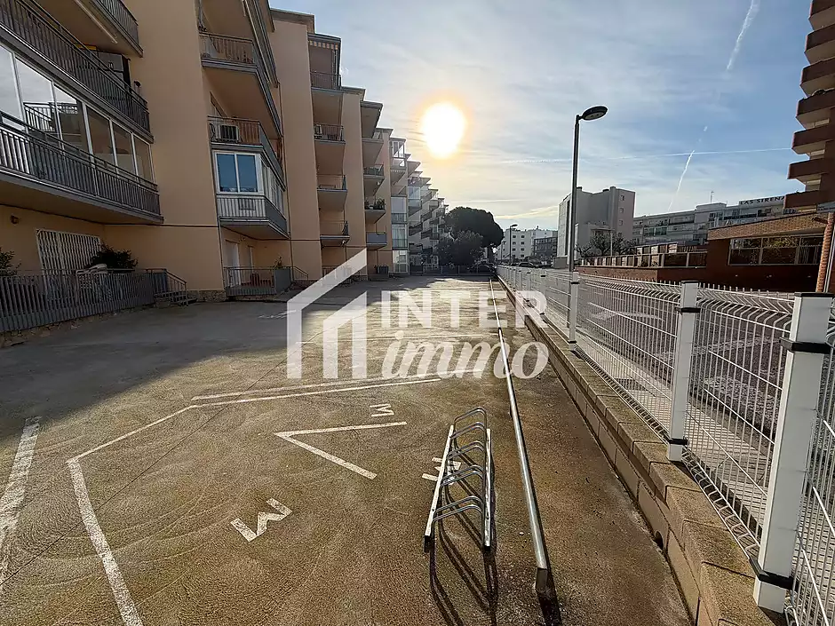 Amplio y luminoso apartamento situado a pocos pasos de la playa, ideal para disfrutar del mar y de t - foto 5 de 40