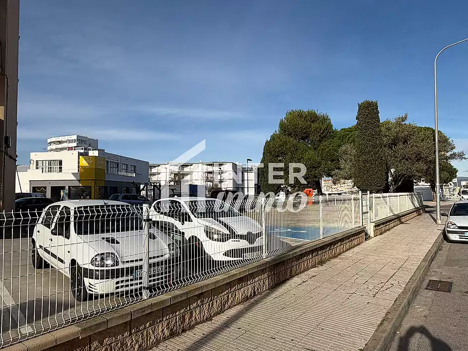 Amplio y luminoso apartamento situado a pocos pasos de la playa, ideal para disfrutar del mar y de t - foto 10 de 40