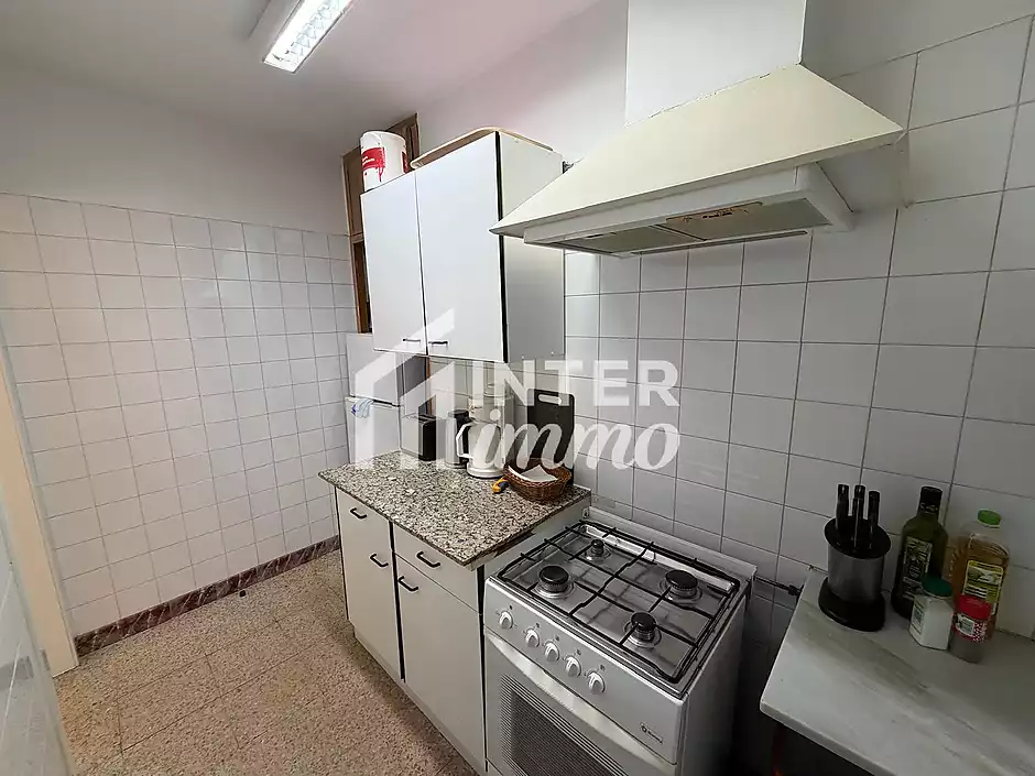 Amplio y luminoso apartamento situado a pocos pasos de la playa, ideal para disfrutar del mar y de t - foto 17 de 40