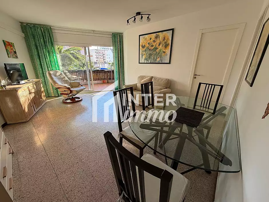 Amplio y luminoso apartamento situado a pocos pasos de la playa, ideal para disfrutar del mar y de t - foto 18 de 40