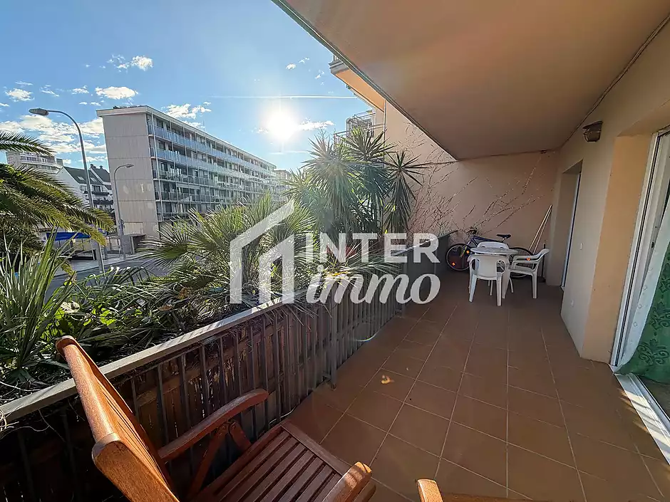 Amplio y luminoso apartamento situado a pocos pasos de la playa, ideal para disfrutar del mar y de t - foto 23 de 40