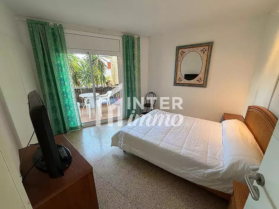 Amplio y luminoso apartamento situado a pocos pasos de la playa, ideal para disfrutar del mar y de t - foto 33 de 40