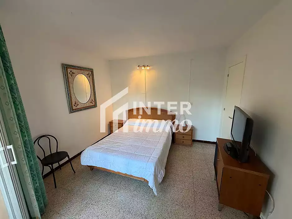 Amplio y luminoso apartamento situado a pocos pasos de la playa, ideal para disfrutar del mar y de t - foto 35 de 40