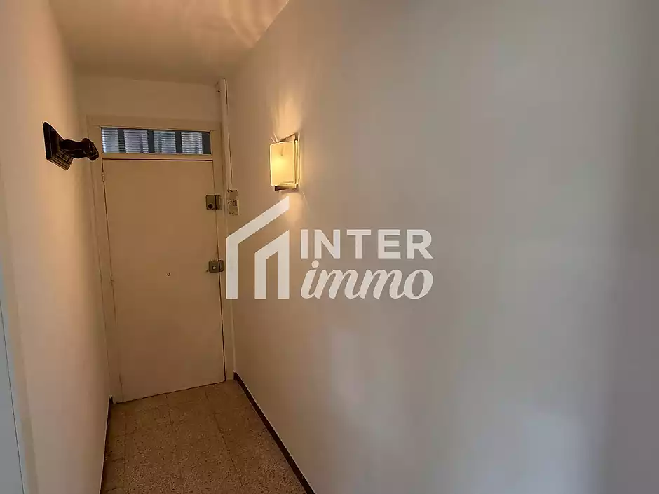 Amplio y luminoso apartamento situado a pocos pasos de la playa, ideal para disfrutar del mar y de t - foto 40 de 40