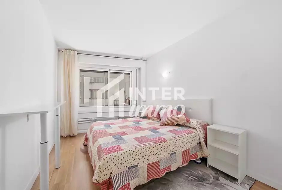 Appartement en plein centre-ville, &agrave; seulement 250 m&egrave;tres de la plage - photo 19 sur 34