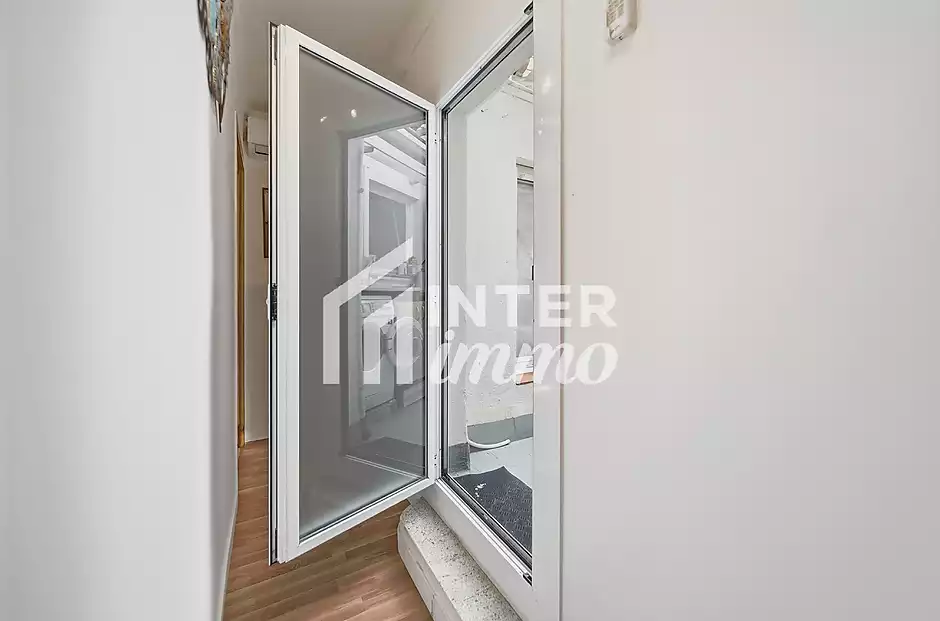 Appartement en plein centre-ville, &agrave; seulement 250 m&egrave;tres de la plage - photo 23 sur 34