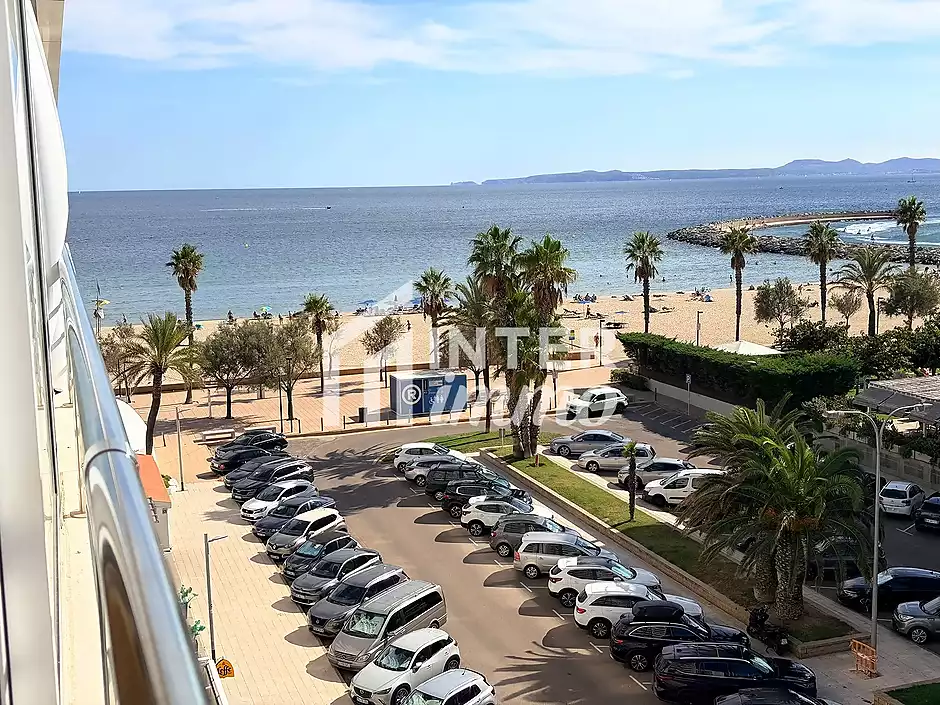Primera línia, vistes espectaculars al mar i reformat. - foto 3 de 64