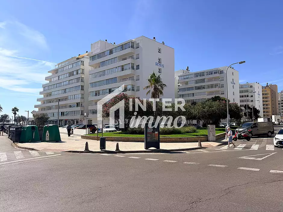 Primera línia, vistes espectaculars al mar i reformat. - foto 60 de 64